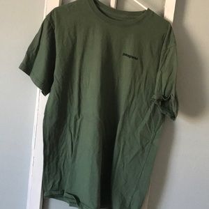 Men’s Patagonia shirt